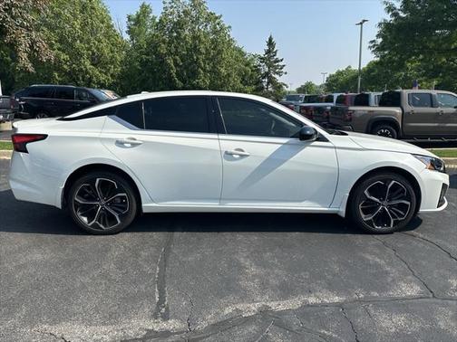 2023 Nissan Altima SR Intelligent AWD