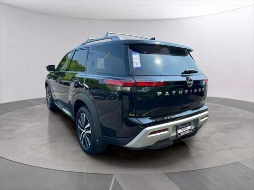 2025 Nissan Pathfinder Platinum 4WD