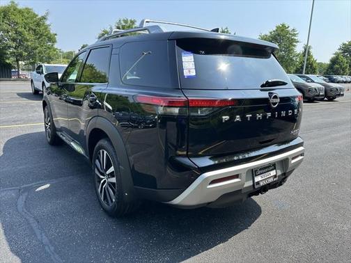 2025 Nissan Pathfinder Platinum 4WD