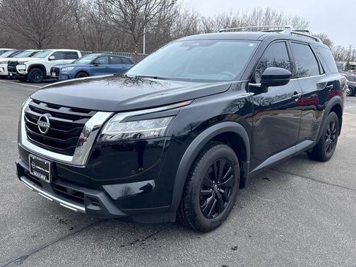 2024 Nissan Pathfinder SL 4WD