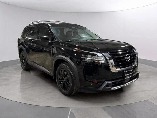 2024 Nissan Pathfinder SL 4WD