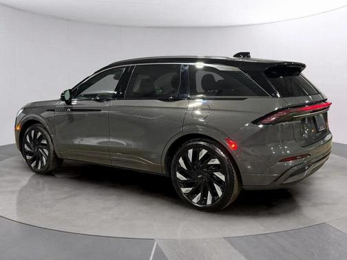 2024 Lincoln Nautilus Black Label