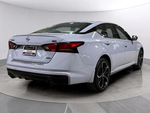 Gray Sky Pearl 2023 Nissan Altima 2.5 SR