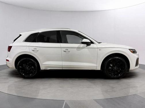 2024 Audi Q5 45 S line Premium Plus