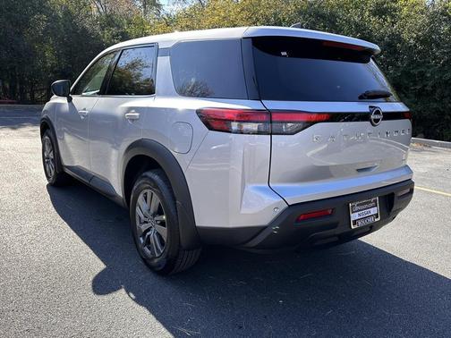 2025 Nissan Pathfinder S 4WD