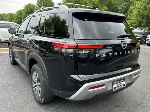2025 Nissan Pathfinder SL 4WD