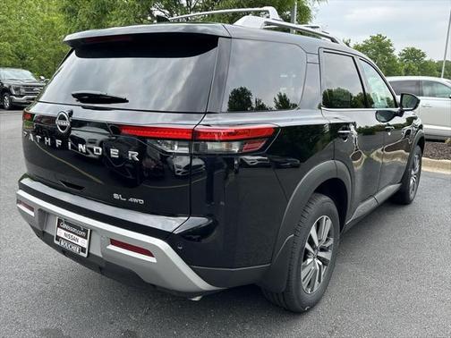 2025 Nissan Pathfinder SL 4WD