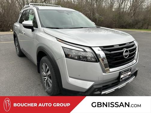 2025 Nissan Pathfinder SL 4WD