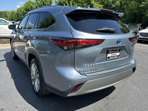 2022 Toyota Highlander Hybrid Platinum