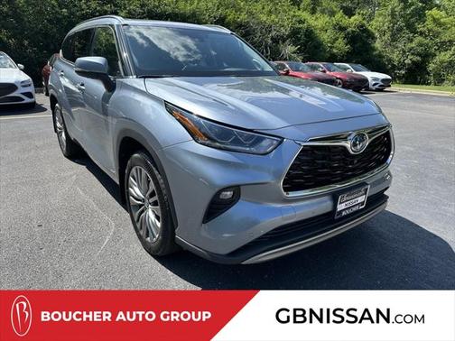 2022 Toyota Highlander Hybrid Platinum