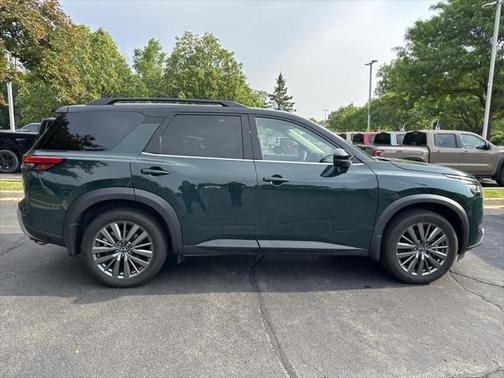 2024 Nissan Pathfinder SL 4WD