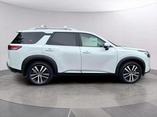 2025 Nissan Pathfinder Platinum 4WD