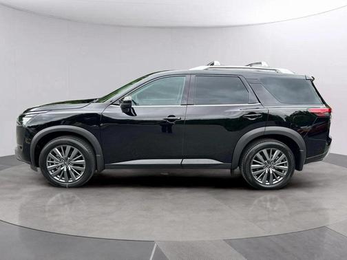 2025 Nissan Pathfinder SL 4WD