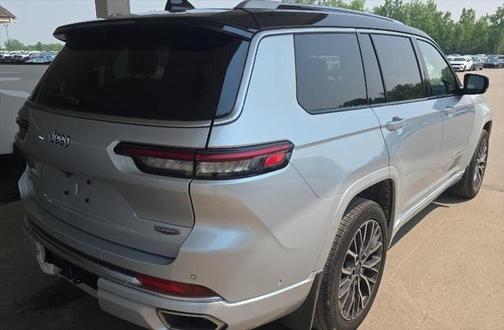2022 Jeep Grand Cherokee L Summit