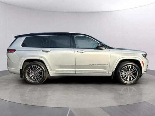 2022 Jeep Grand Cherokee L Summit
