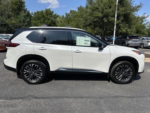 2025 Nissan Rogue Platinum