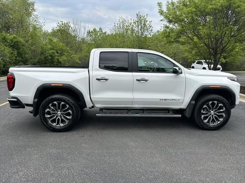 2024 GMC Canyon Denali
