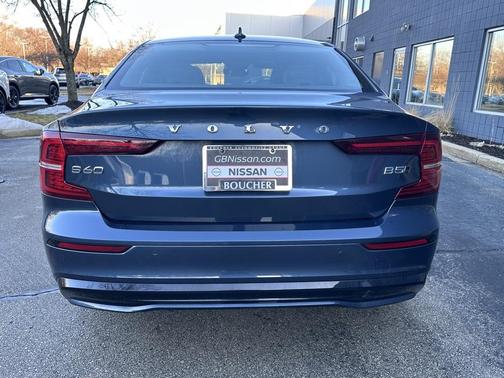 2024 Volvo S60 B5 Core Dark Theme