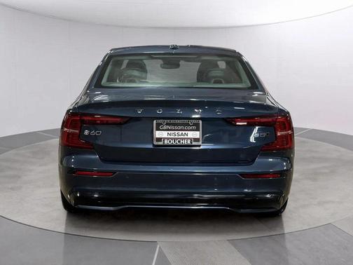 2024 Volvo S60 B5 Core Dark Theme