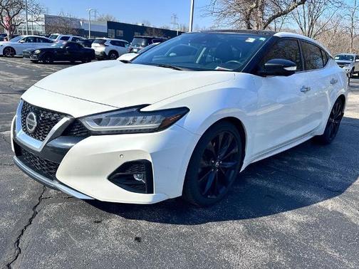 White 2019 Nissan Maxima 3.5 Platinum