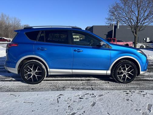 2016 Toyota RAV4 SE