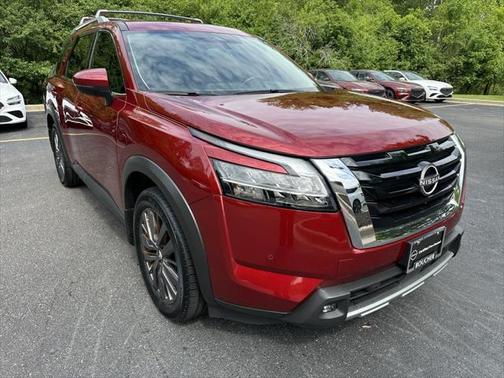 2022 Nissan Pathfinder SL 4WD