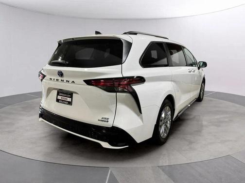 2022 Toyota Sienna Limited 7-Passenger