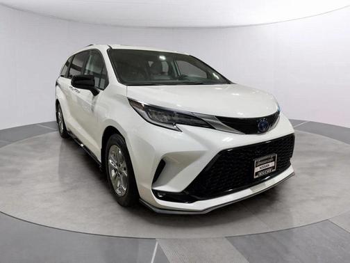 2022 Toyota Sienna Limited 7-Passenger