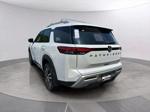 2025 Nissan Pathfinder Platinum 4WD