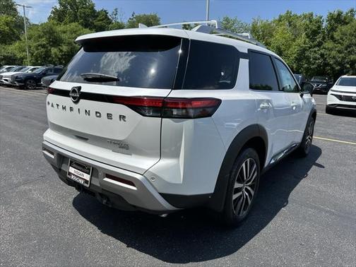 2025 Nissan Pathfinder Platinum 4WD