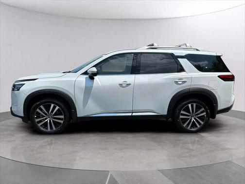2025 Nissan Pathfinder Platinum 4WD