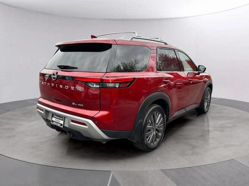2024 Nissan Pathfinder SL 4WD