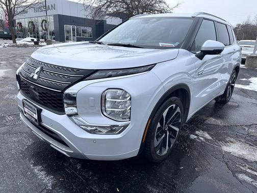 2024 Mitsubishi Outlander PHEV SEL
