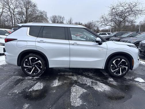 2024 Mitsubishi Outlander PHEV SEL
