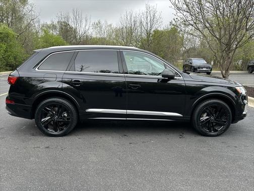 2023 Audi Q7 55 Premium Plus