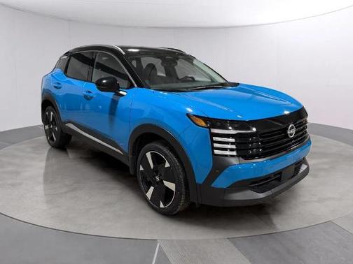 2t Ice Blk Roof 2025 Nissan Kicks SR