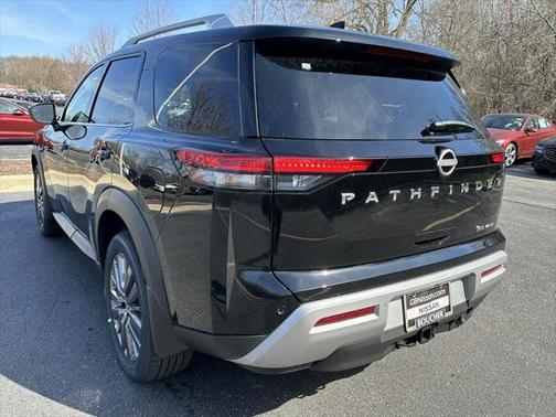 2025 Nissan Pathfinder SL 4WD