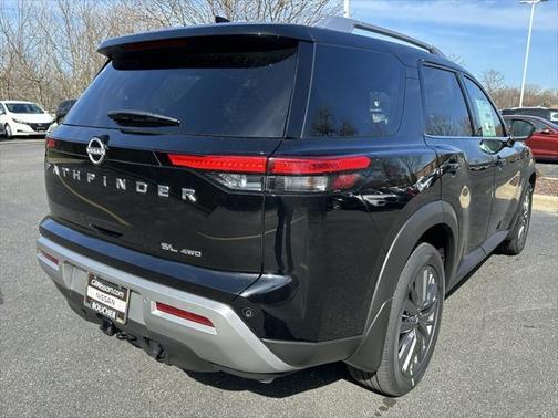 2025 Nissan Pathfinder SL 4WD