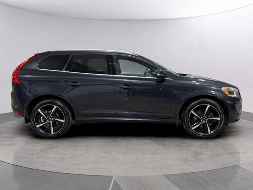 2015 Volvo XC60 T6 R-Design Platinum