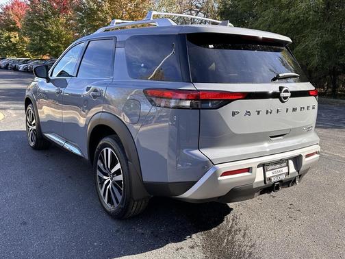 2025 Nissan Pathfinder Platinum 4WD