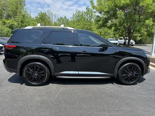 2024 Nissan Pathfinder Platinum 4WD