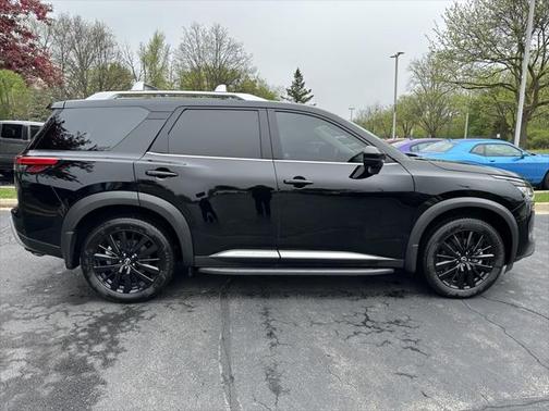 2024 Nissan Pathfinder Platinum 4WD