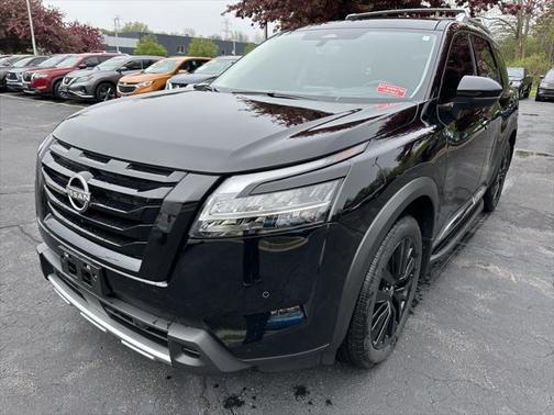 2024 Nissan Pathfinder Platinum 4WD
