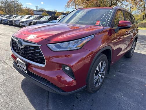 2024 Toyota Highlander Hybrid XLE