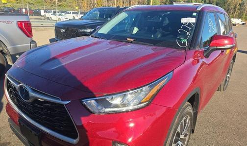 2024 Toyota Highlander Hybrid XLE