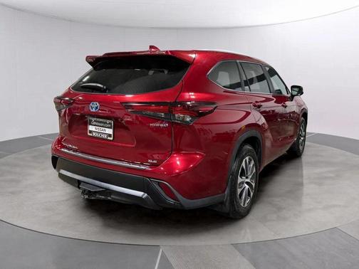 2024 Toyota Highlander Hybrid XLE
