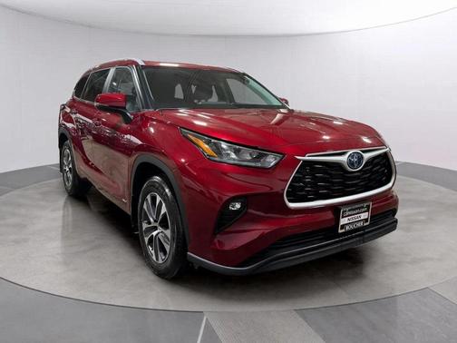 2024 Toyota Highlander Hybrid XLE