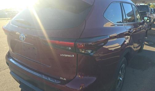 2024 Toyota Highlander Hybrid XLE