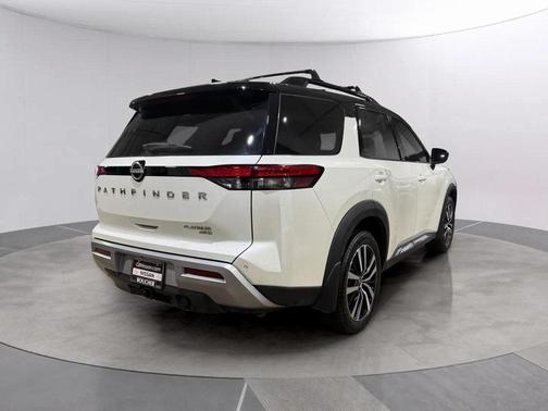 2024 Nissan Pathfinder Platinum 4WD