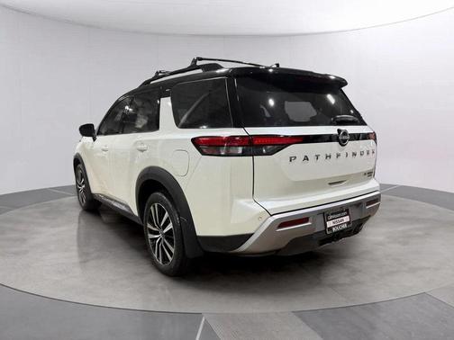2024 Nissan Pathfinder Platinum 4WD